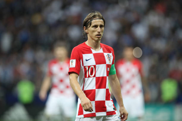 他更是整个 他更是整个