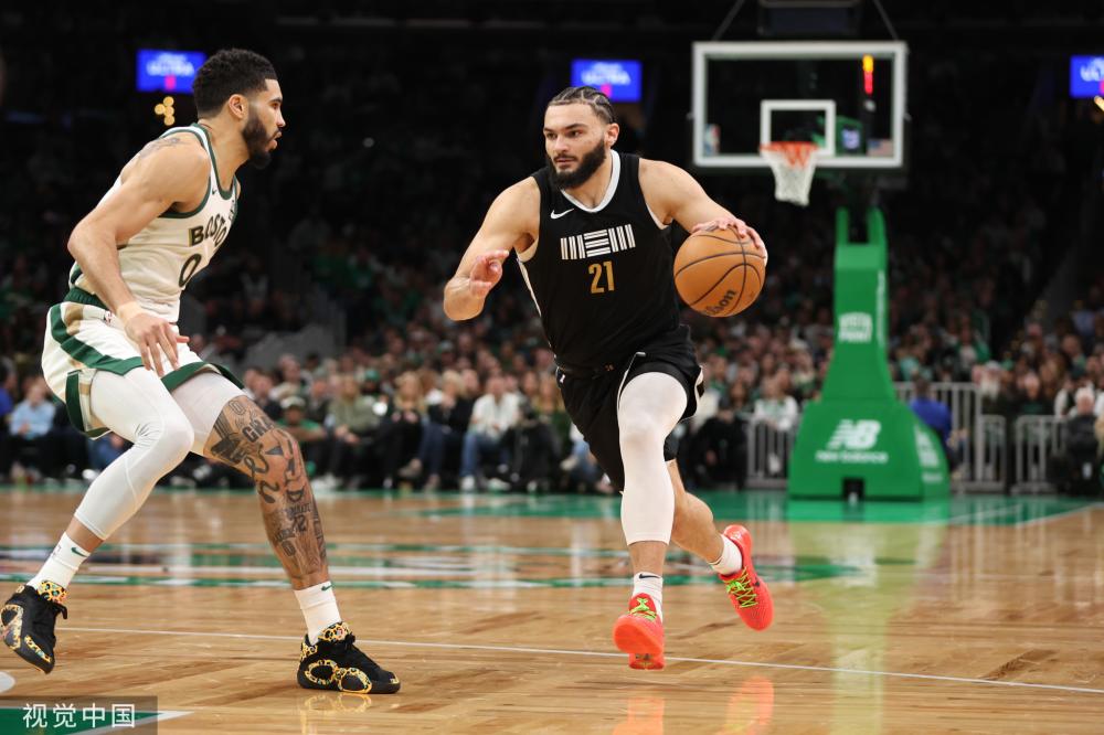 展现出强大 展现出强大