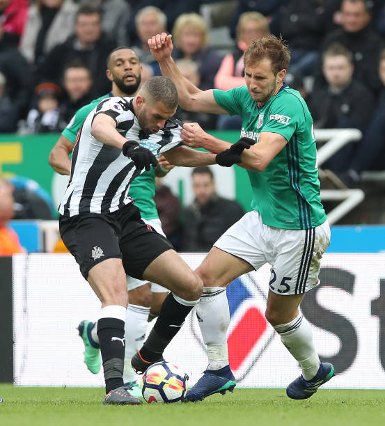 對方後防的 對方後防的